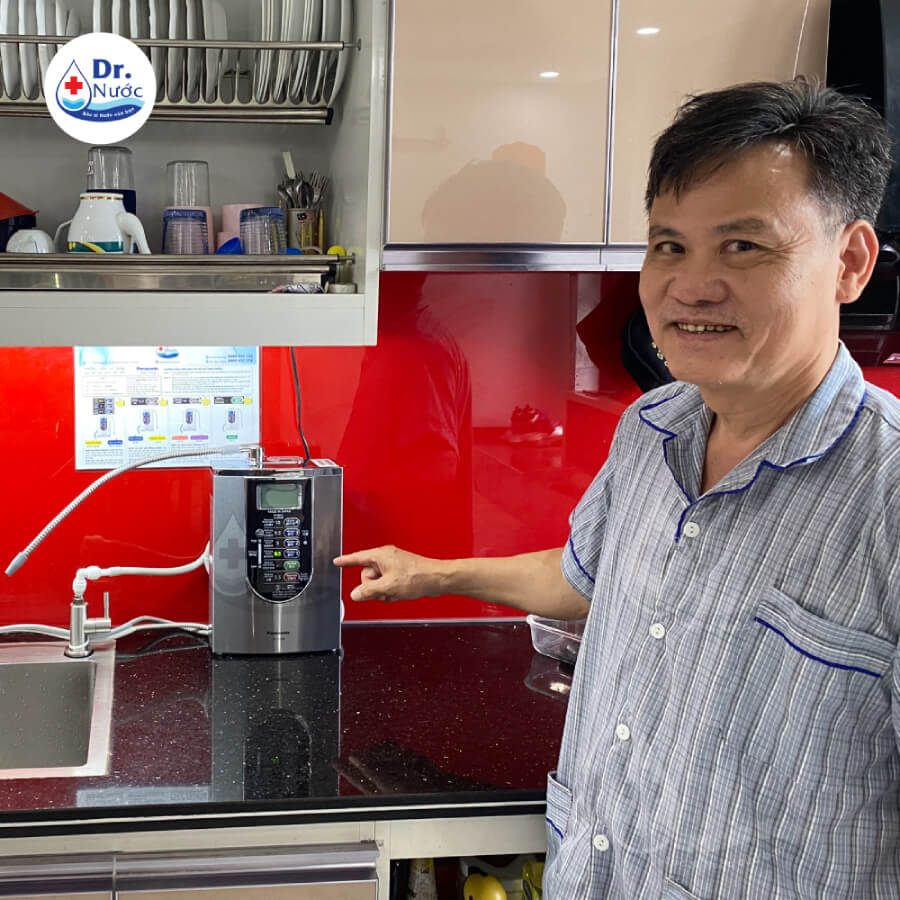 Anh Hồng mua máy lọc nước ion kiềm Panasonic TK-AS66 tại Dr Nước