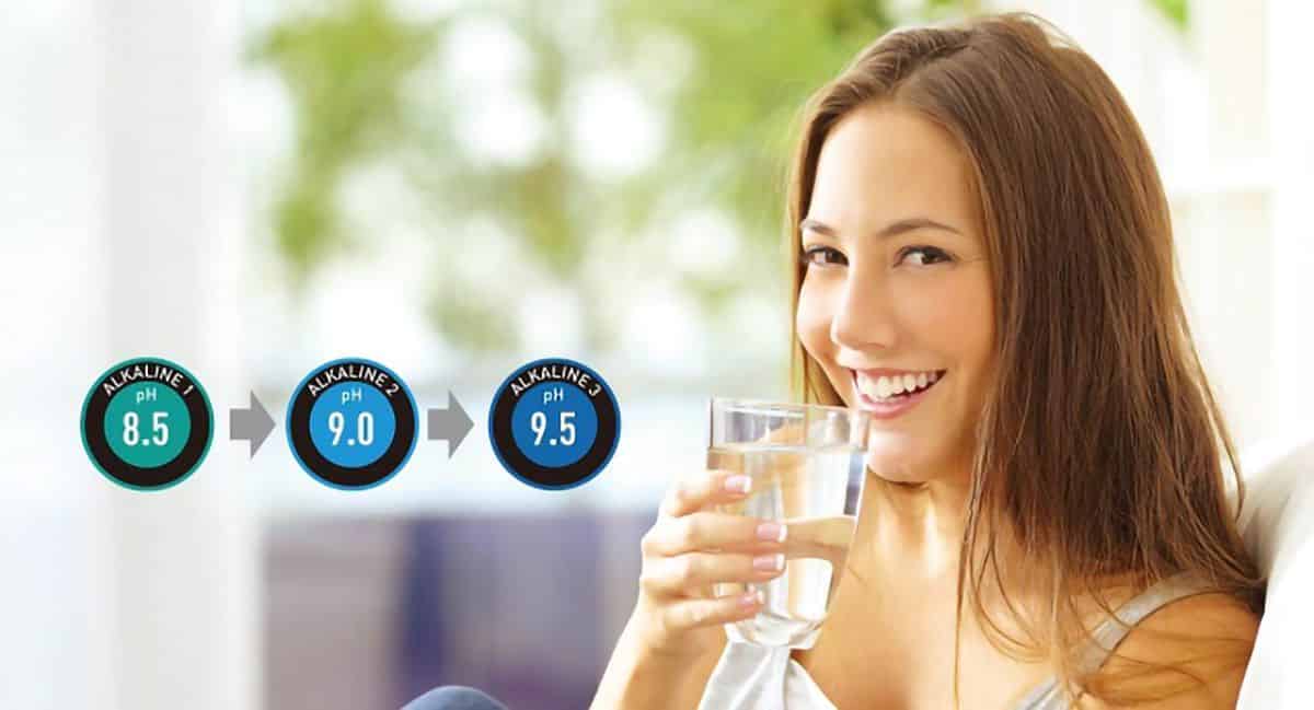 Uống nước ion kiềm từ máy điện giải Panasonic TK-AB50 để khỏe mạnh mỗi ngày