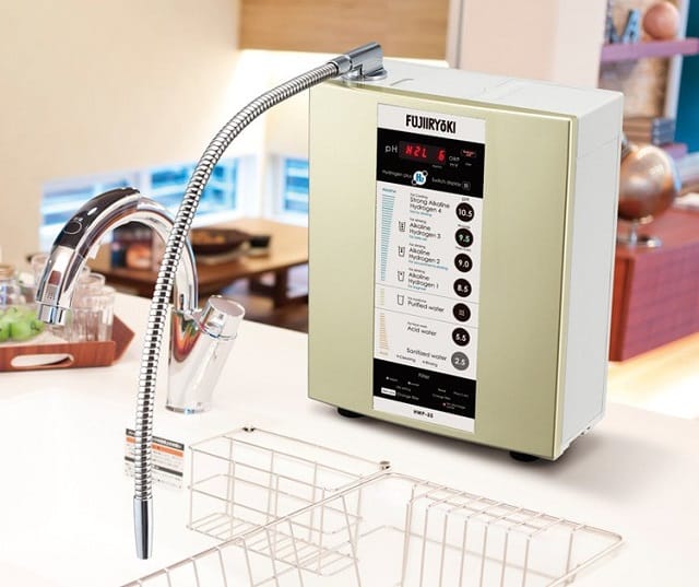 Máy lọc nước ion kiềm Fujiiryoki HWP-55 sở hữu thiết kế nhỏ gọn, sang trọng